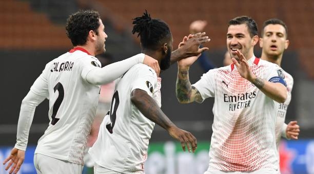 AC Milan vượt qua vòng 1/16 nhờ luật bàn thắng sân khách