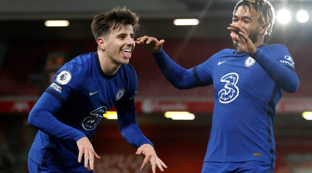 Chelsea nối dài chuỗi bất bại với chiến thắng dễ trước Liverpool