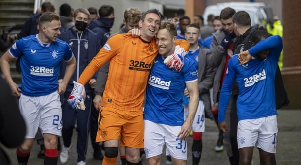 Rangers vô địch Scotland,  chấm dứt 9 năm thống trị của Celtic