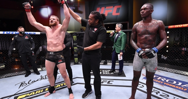 UFC 259: Adesanya bại trận trước Blachowicz