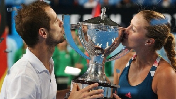 Chùm tin thể thao 8/1: Gasquet & ĐT Pháp vô địch Hopman Cup