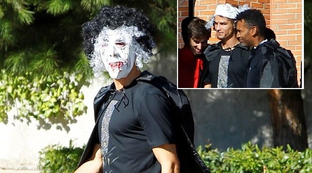 Tin thể thao tối 9/2: Ronaldo đeo mặt nạ Ma cà rồng