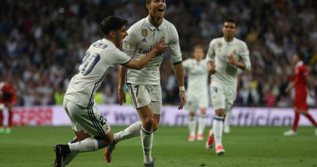 Ronaldo san bằng kỷ lục tồn tại gần nửa thế kỷ