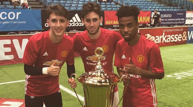 Em họ Nani đoạt danh hiệu Cầu thủ xuất sắc nhất Man Utd