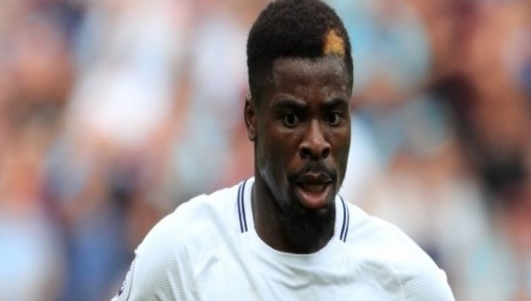 Hậu vệ Tottenham bị bắt giữ ngay trước trận gặp Man Utd