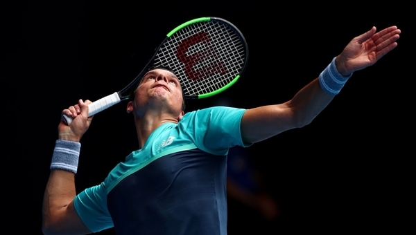 Raonic đi tiếp sau màn “đấu súng” nghẹt thở