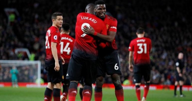 Thắng nhọc Leicester, Man United vượt mặt Arsenal trên BXH