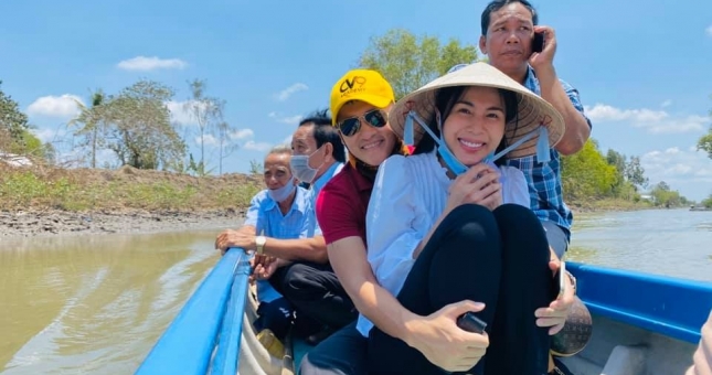 Công Vinh có hành động cực gắt với antifan của Thủy Tiên