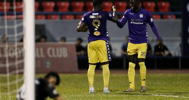 Đội vừa thăng hạng chiêu mộ 2 họng pháo của Hà Nội FC?