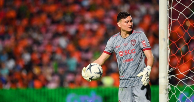 Văn Lâm tiếp tục dự bị, báo hiệu tương lai bất ổn tại Thái Lan