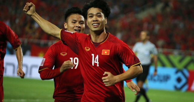 Đội hình CHÍNH THỨC ĐTQG đấu U22 Việt Nam: Công Phượng, Quang Hải đá chính