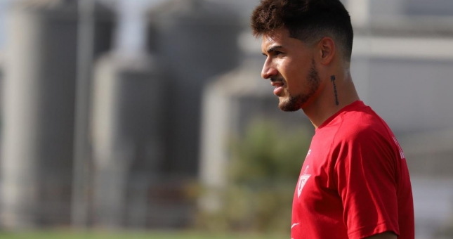 Cựu tiền đạo U16 Barcelona bất ngờ đến V-League