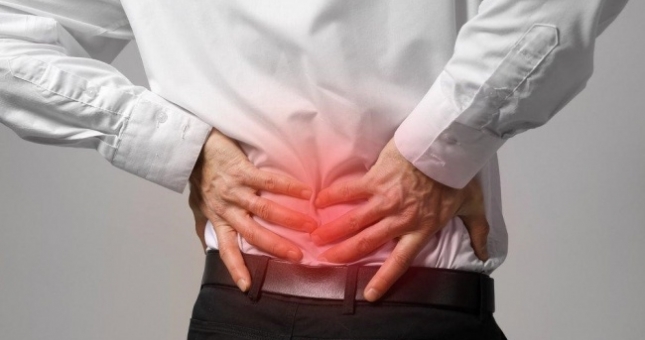 7 động tác giúp giảm cơn đau lưng thực hiện được ngay trên giường