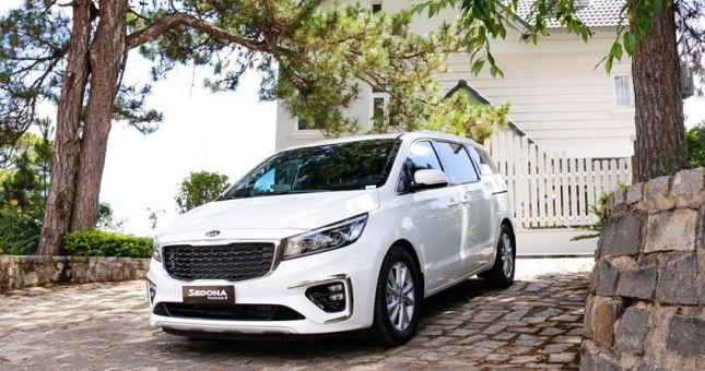 Kia Sedona 2020: Giá lăn bánh, đánh giá & trải nghiệm thực tế