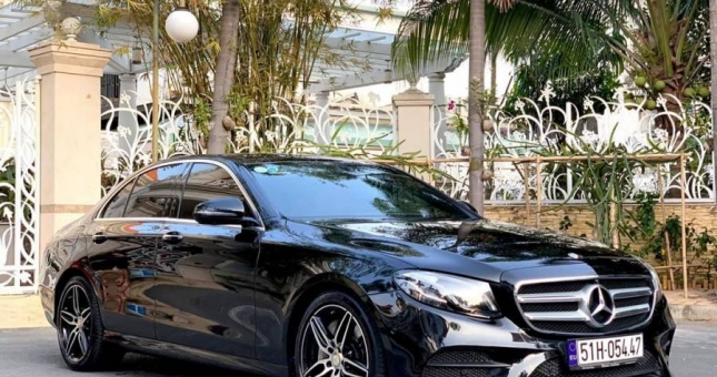 Mercedes E300 2020: Giá bán, thông số xe & đánh giá chi tiết