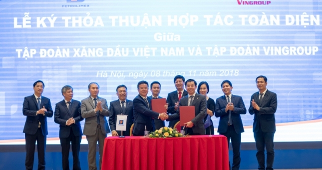 VinFast hợp tác với Petrolimex xây dựng chuỗi dịch vụ cho xe điện
