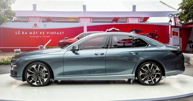 Cận cảnh VinFast Lux A 2.0 và Lux SA 2.0, giá chỉ từ 800 triệu đồng