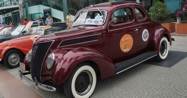 Ngắm dàn ô tô cổ độc đáo từ Hồng Kông về Việt Nam