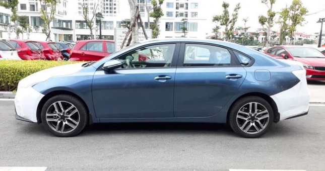 KIA Cerato 2019 màu 'độc' lộ diện tại Hà Nội trước ngày ra mắt