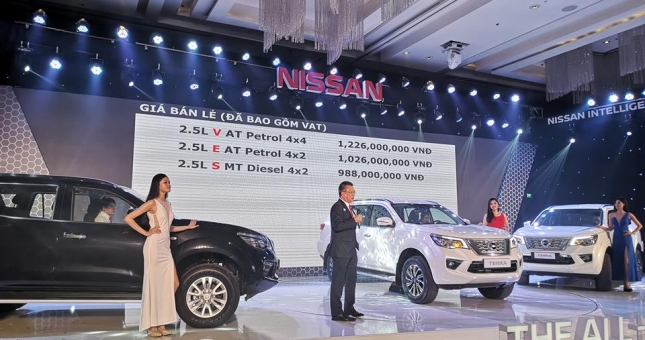 Nissan Terra vừa ra mắt giá từ 988 triệu đồng có gì đặc biệt?