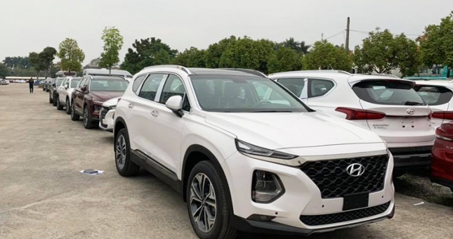 Hyundai Santa Fe 2019 ồ ạt về đại lý, chờ ngày 'bùng nổ'