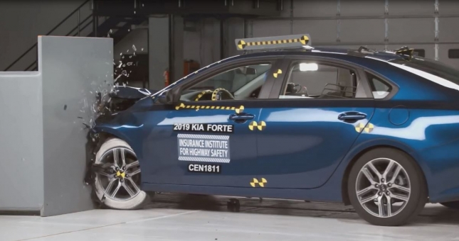 VIDEO: Thử nghiệm độ an toàn đáng nể của KIA Cerato 2019