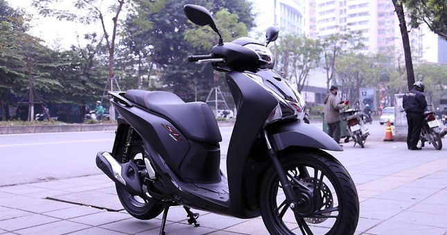Chi tiết Honda SH 2019 màu “độc” giá 117 triệu đồng tại đại lý
