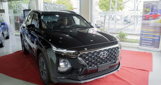 Sau Tết, giá Hyundai Santa Fe 2019 có còn 'kèm lạc'?