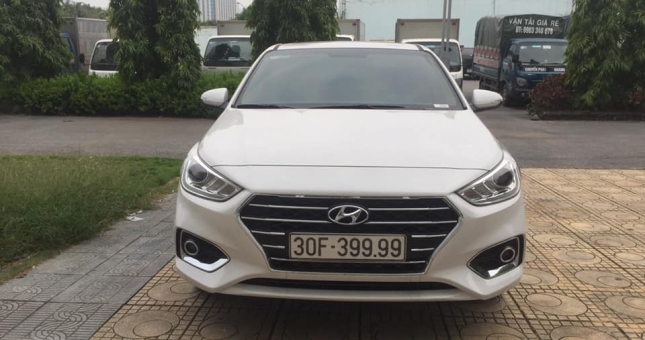 Hyundai Accent biển 'tứ quý 9' hét giá 'khủng' khiến dân mạng chê cười