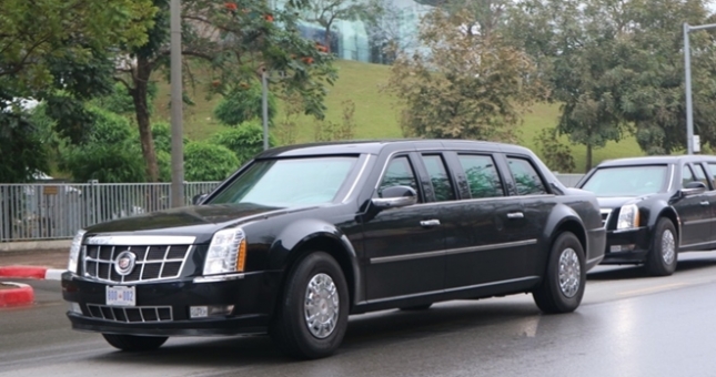 Dàn xe “quái thú” của Tổng thống Donald Trump lăn bánh tại Hà Nội