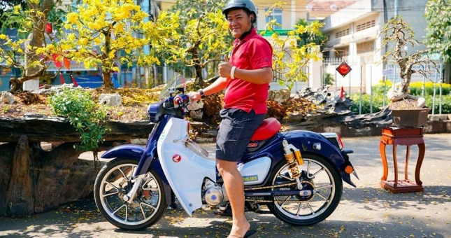 Honda Super Cub độ “khủng” giá 300 triệu khiến dân mạng ngả mũ