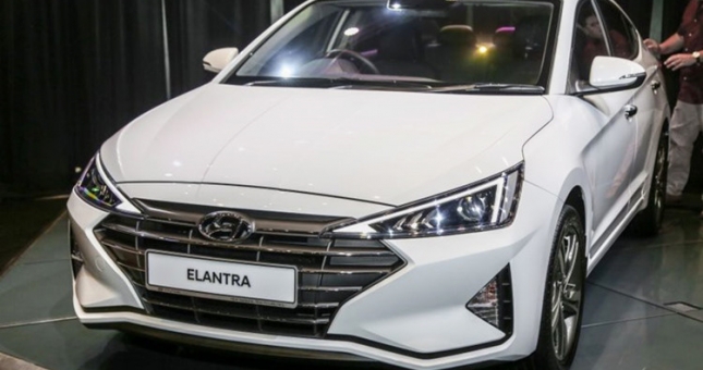 Hyundai Elantra 2019 giá hơn 600 triệu đồng có gì đặc biệt?