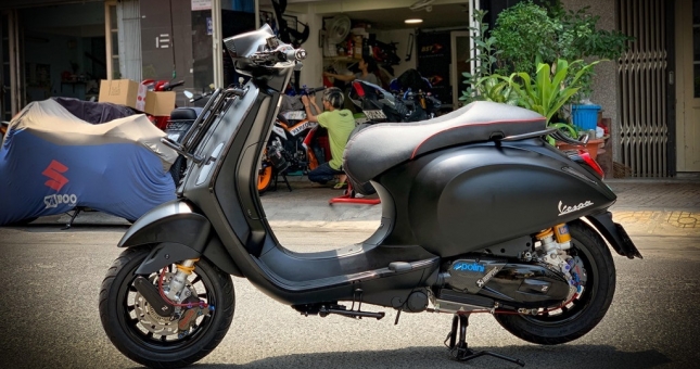 Ngắm Vespa Sprint độ 200 triệu của dân chơi Sài Gòn