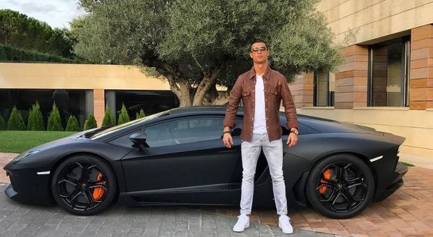 10 siêu xe đắt giá nhất Cristiano Ronaldo đang sở hữu