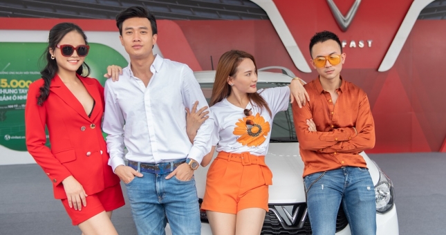 Dàn sao truyền hình trải nghiệm VinFast Fadil trong lễ ra mắt