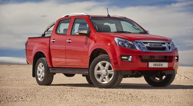 Giá Isuzu D-Max giảm 150 triệu đồng, đối đầu Ford Ranger