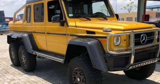 Mercedes-Benz G63 AMG 6x6 “siêu to khổng lồ” cập bến VN