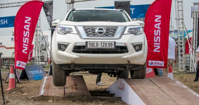 Mẫu SUV 7 chỗ nào vừa giảm hơn 100 triệu đồng tại Việt Nam