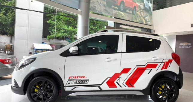 Chi tiết VinFast Fadil phiên bản 'độ' thể thao tại đại lý
