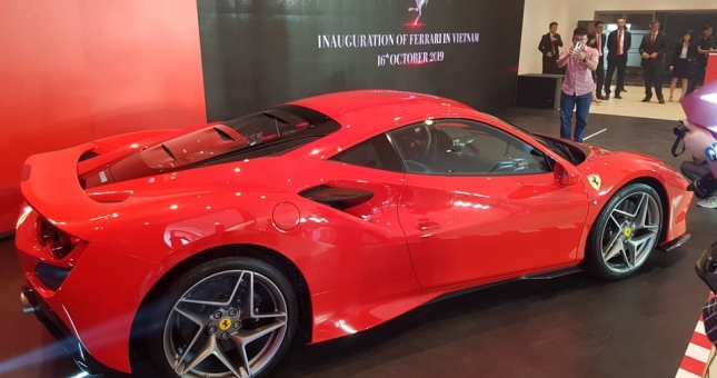 Ferrari khai trương showroom chính hãng đầu tiên tại Việt Nam