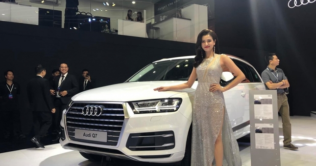 Xe & người đẹp: Ngắm dàn 'chân dài' tại Vietnam Motor Show 2019
