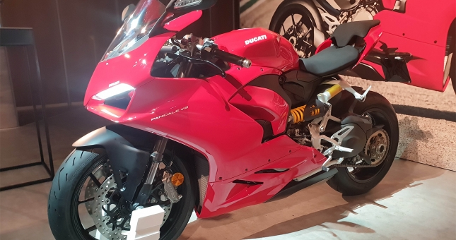 Ducati Panigale V2 2020 ra mắt, giá 'mềm' hơn Panigale V4