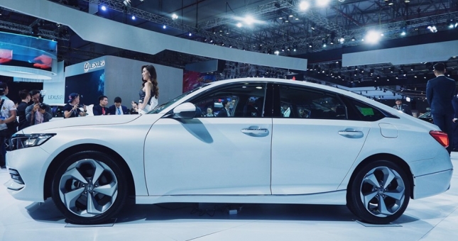 Giá 1,3 tỷ đồng, Honda Accord 2020 có gì để đấu với Toyota Camry