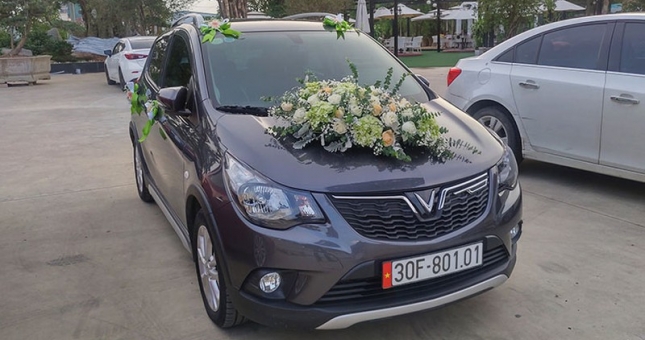 Dân mạng thích thú với chiếc VinFast Fadil được trang trí làm xe đón dâu