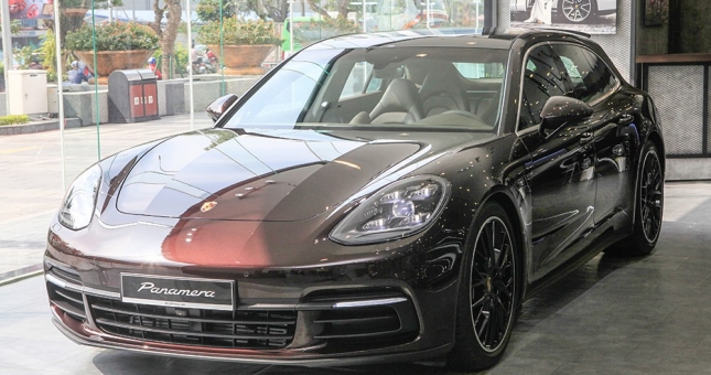 Cận cảnh Porsche Panamera 4 Sport Turismo giá 5,66 tỷ đồng tại VN