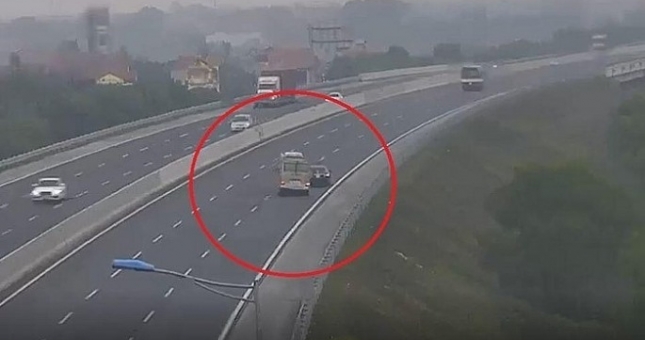 Tài xế lùi xe 6km trên cao tốc sẽ bị phạt 1 triệu đồng, tước bằng 2 tháng