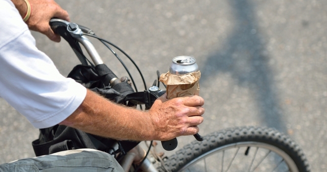 Đi xe đạp uống rượu, bia sẽ bị phạt tới 600 nghìn đồng
