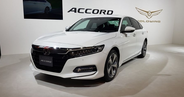 Giá xe Honda Accord 2020 giảm 70 triệu đồng, đối đầu Toyota Camry