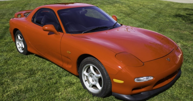 Giá xe Mazda RX-7 cũ chưa tới 300 triệu đồng tại Việt Nam