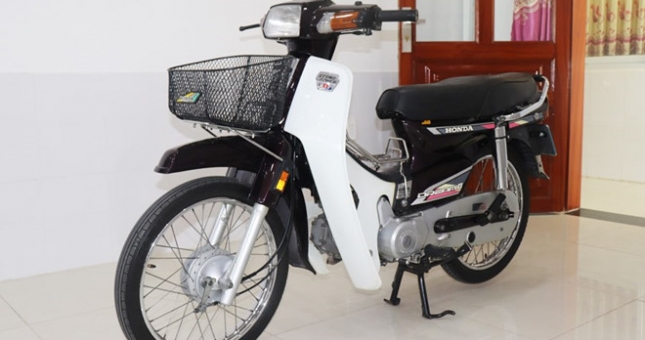 Honda Dream II Thái đời 1993 có giá ngang 1 xe Honda SH mới